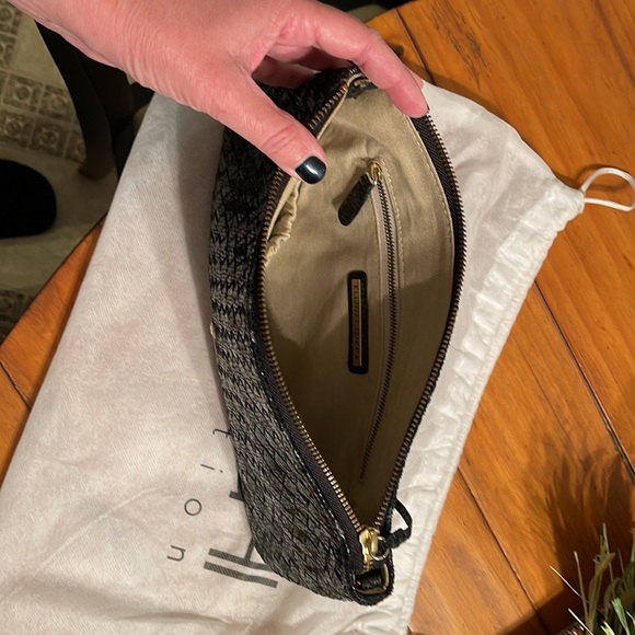 Ladies clutch - Picture 3 of 3